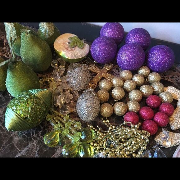 One 1 Eyelet Etched Golden Cross Ornament - decor! - Picture 8 of 15